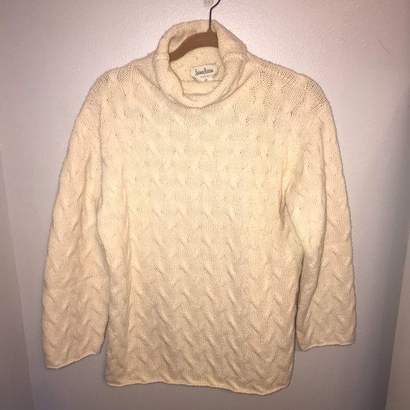 Neiman Marcus Sweaters - Neiman Marcus Cream Cashmere Sweater